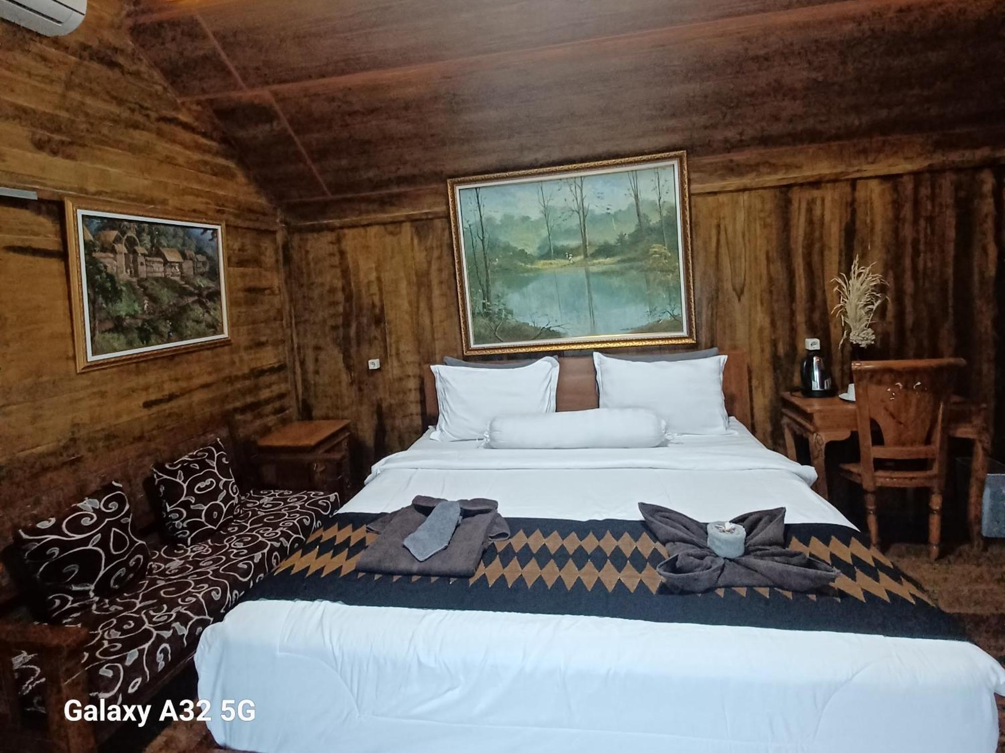 Bujak Permai Villa Matahari Lombok Ntb Praya Exterior foto